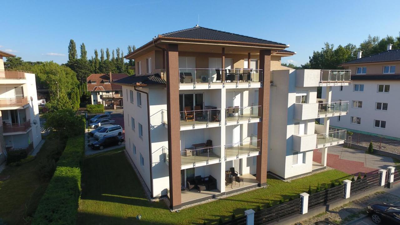 Laguna Beach Apartmanok Siófok Zewnętrze zdjęcie