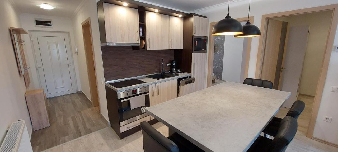Laguna Beach Apartmanok Siófok Zewnętrze zdjęcie