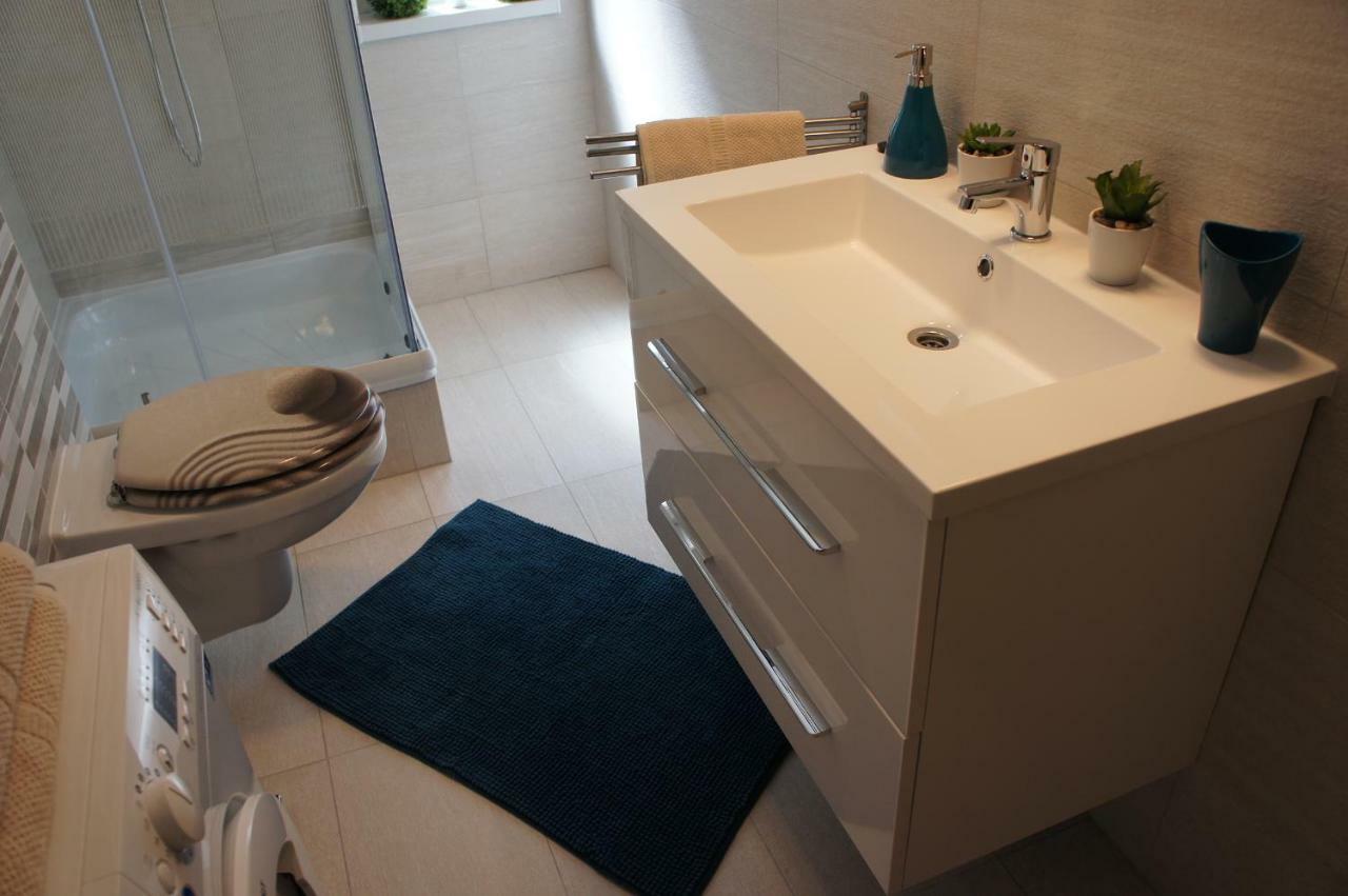 Laguna Beach Apartmanok Siófok Zewnętrze zdjęcie